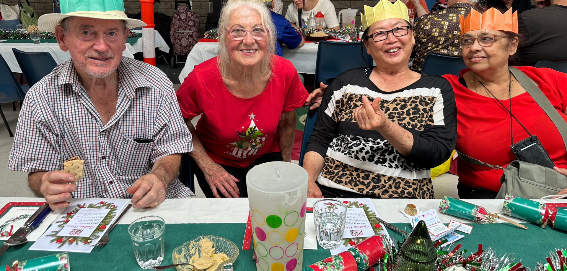 Join us for a free, 
traditional community 
Christmas lunch!